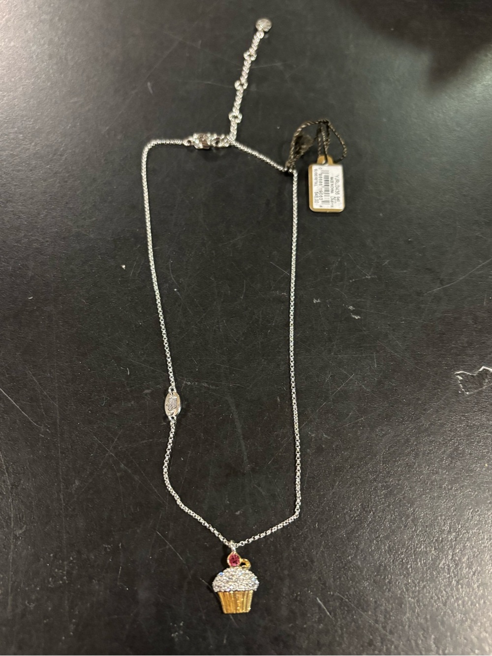 JUICY COUTURE NWT SILVER NECKLACE WITH CUPCAKE PENDANT RHINESTONE